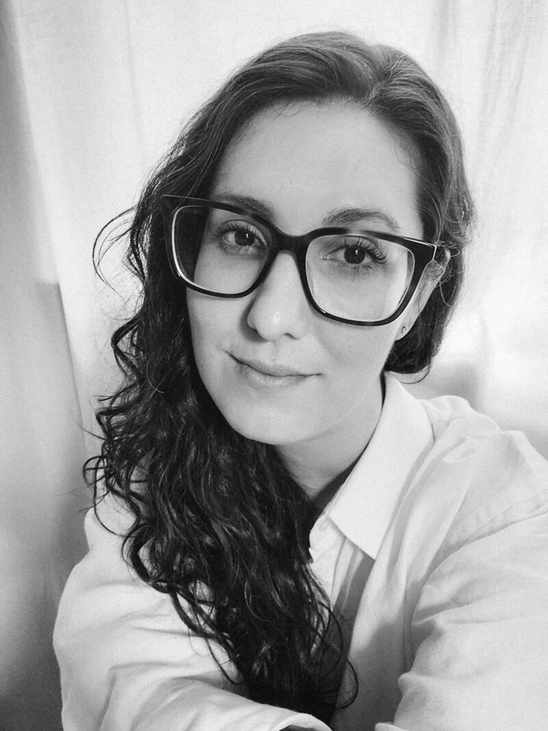 Radostina Boseva is a west coast based wedding photographer. She uses various analogue cameras.