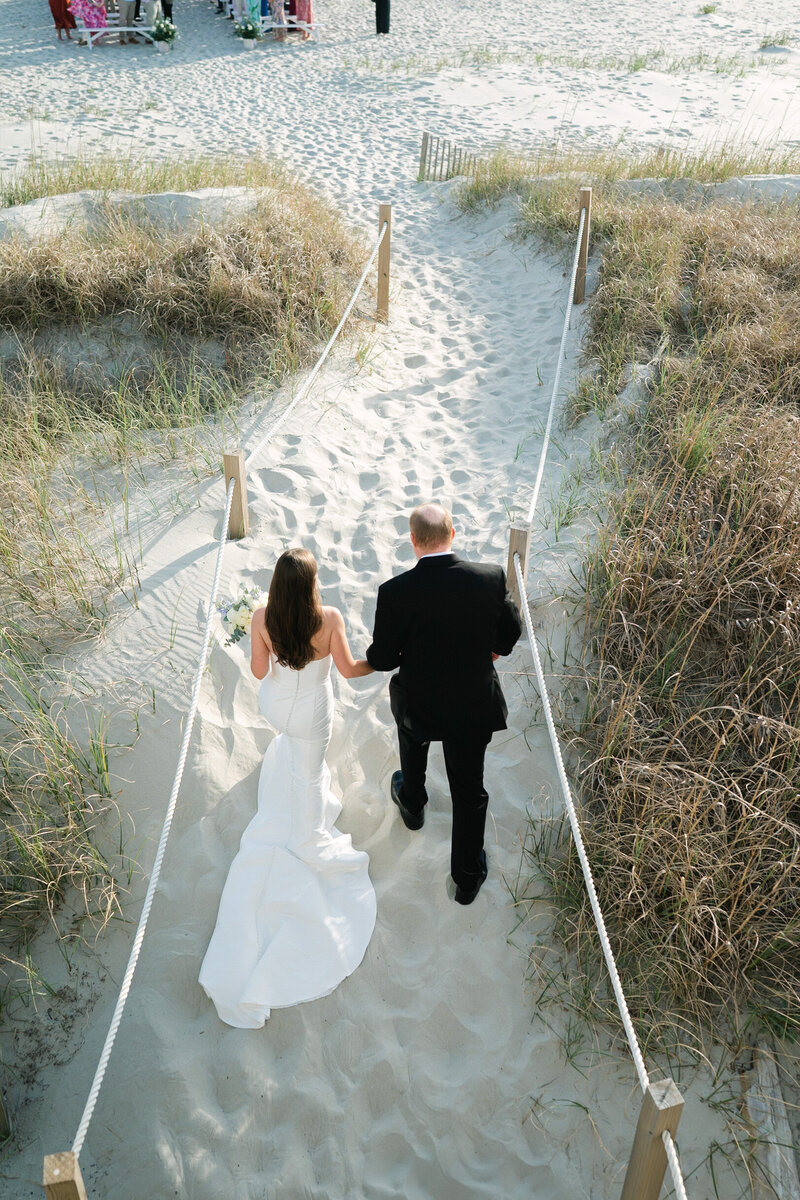 Oregon and Destination Luxury Wedding Photographer