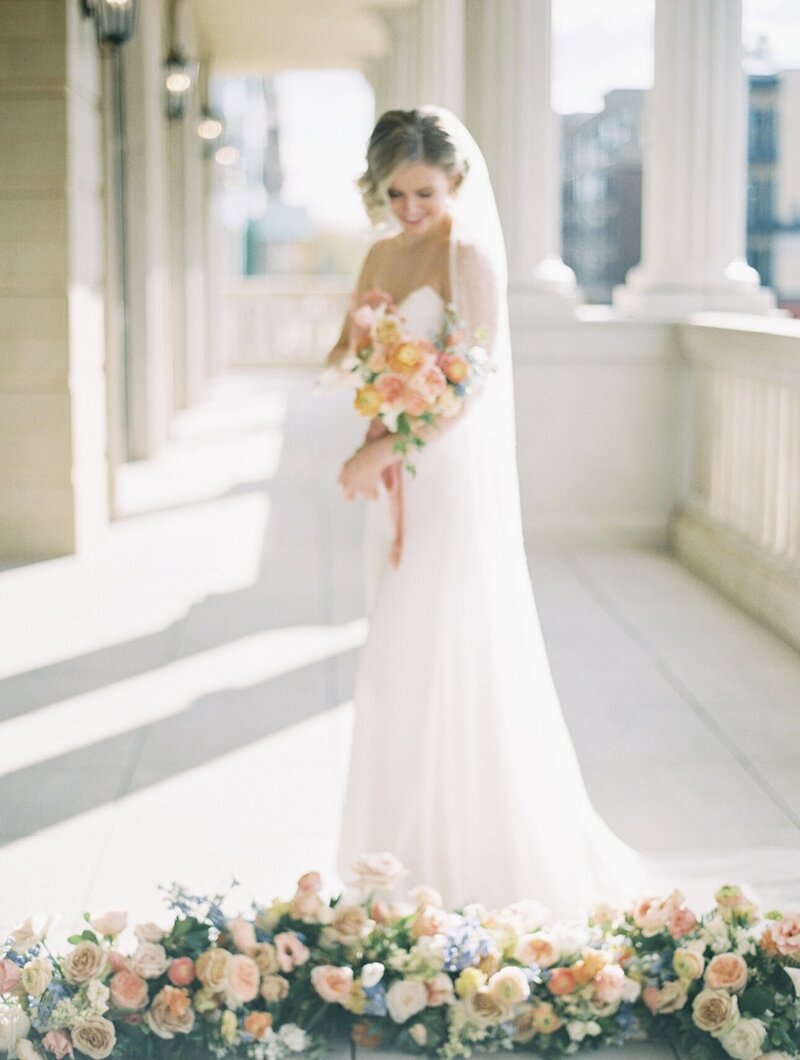 Indiana_Michigan_Wedding Planner_Hotel Carmichael_Carmel Indiana_Wedding Day Editorial_Wedding Decor_Bridal Fashion_Veil_Bouquet