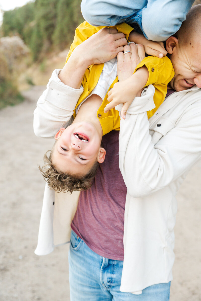 Fun Family photoshoot | mini session | Fall colors | Idaho Family Photographer