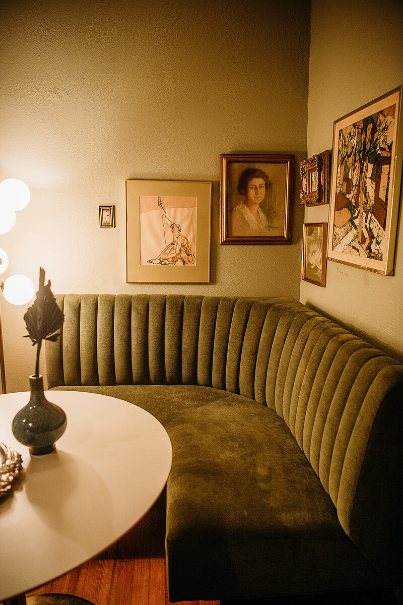 Velvet tufted banquet in green