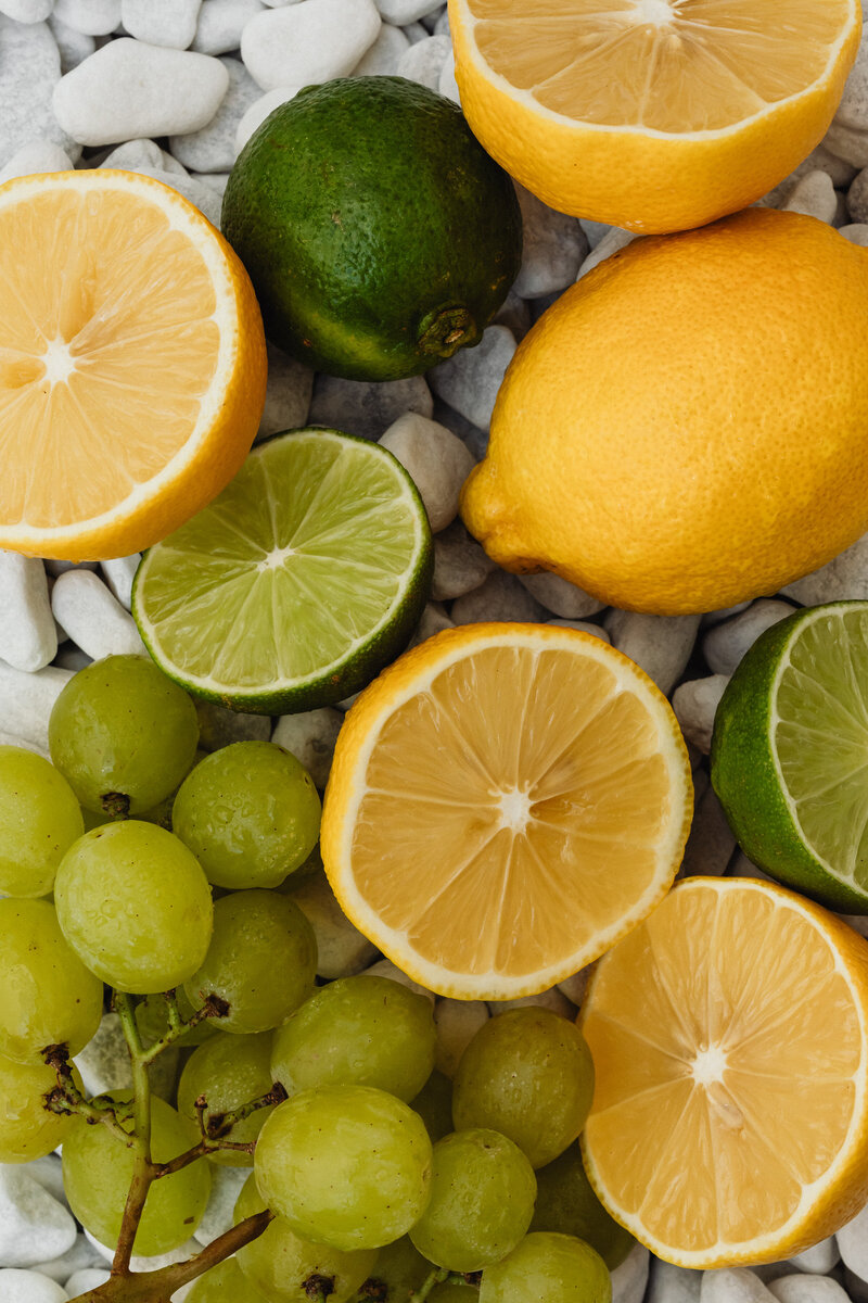 kaboompics_creative-fruit-backgrounds-a-collection-of-vibrant-still-life-scenes-32168