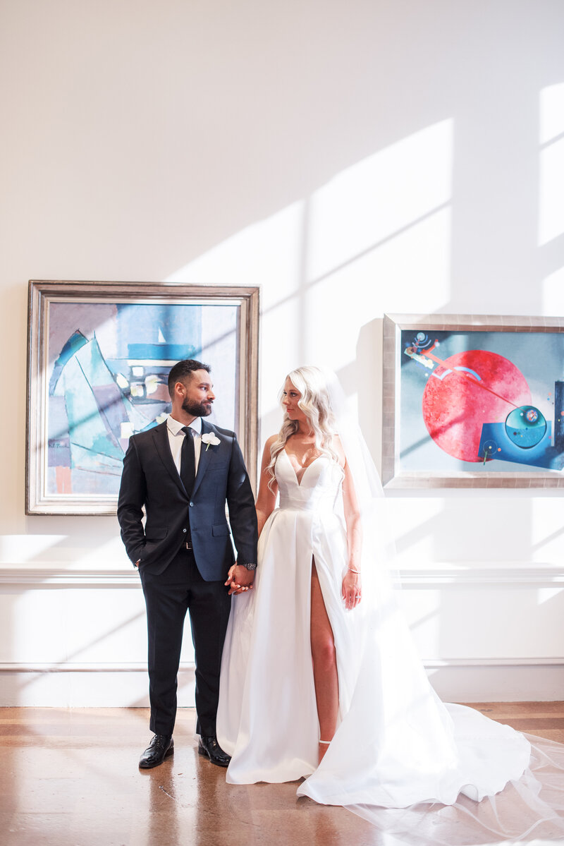 sarah-elizabeth-studio-ohio-wedding-photographer-hardy-wedding-dayton-art-institute-sneak-peeks-48