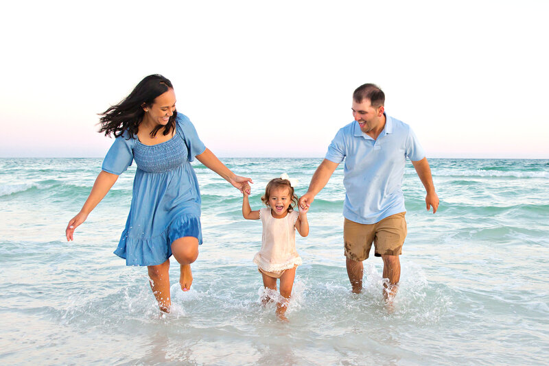 beach photograph of destin family