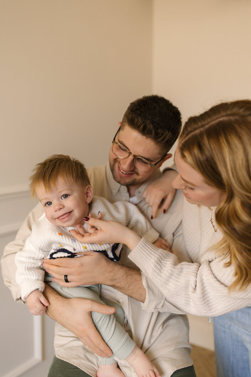 Newborn photography session in Kent by Abigail Scarfe