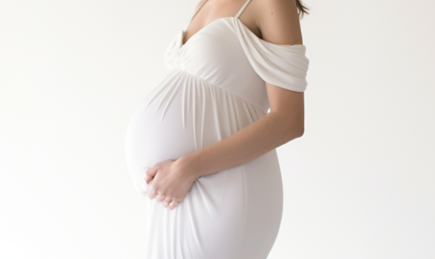Maternity photo of a profile shot of momma's belly