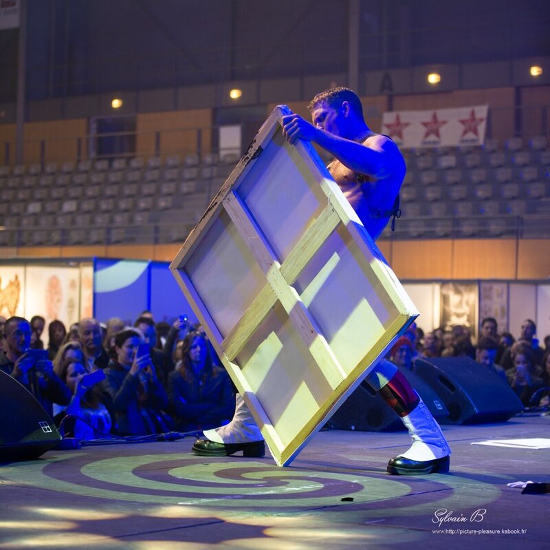 Brent Ray Fraser Performing Le Havre Normandy 2019 - 06