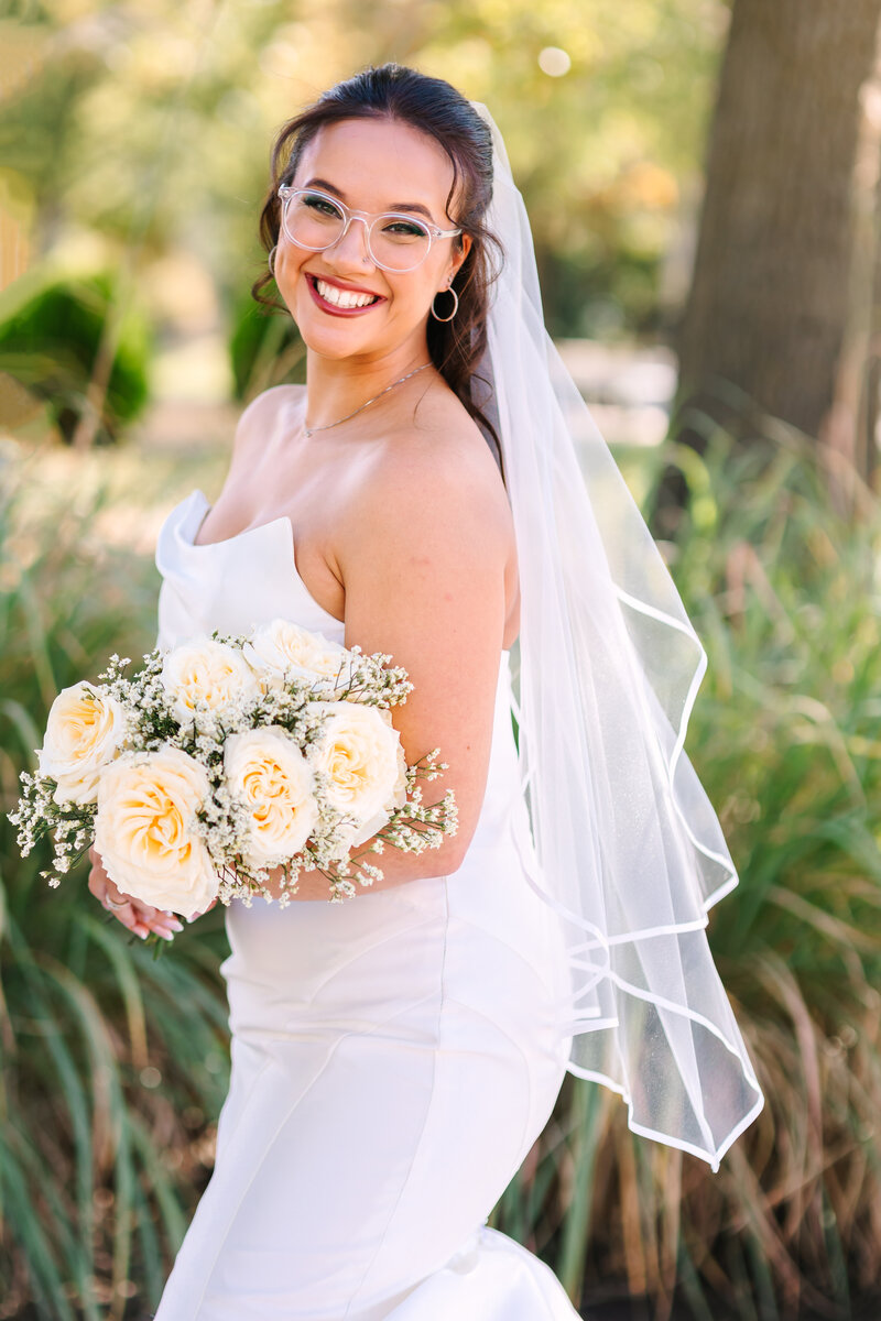 Modern and bright wedding photography style by Saindy Pyles Photography