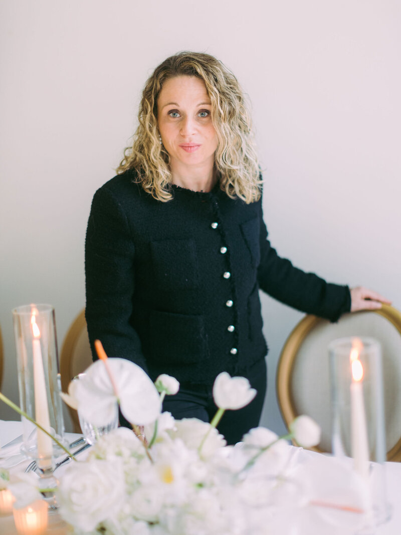 jamila-vella-with-white-floral-composition-2