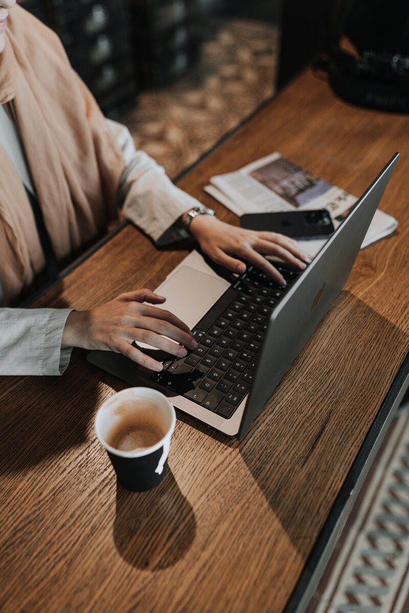 Managing trademark renewal and compliance online