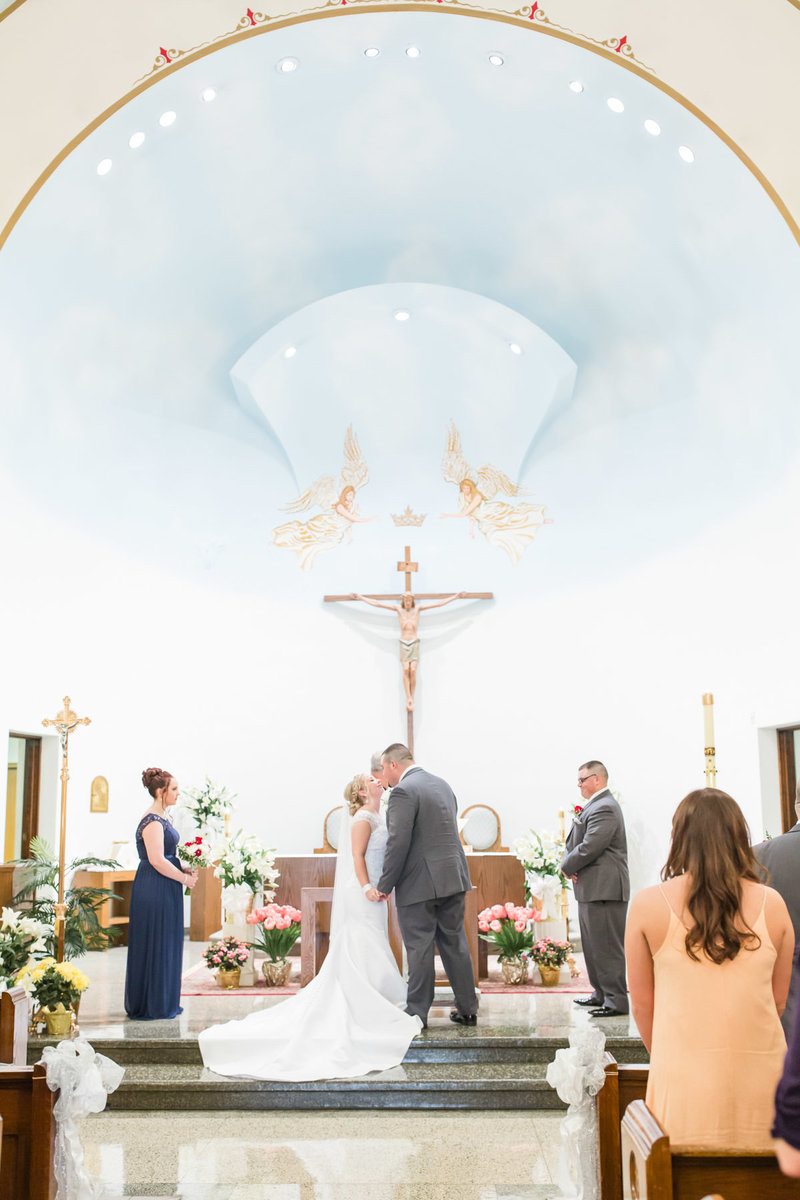 Classic-spring-St- Francis-church-tornto-ohio-wedding-14