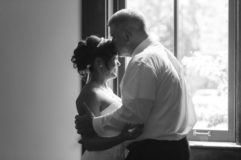 A sweet moment between a bride and her dad