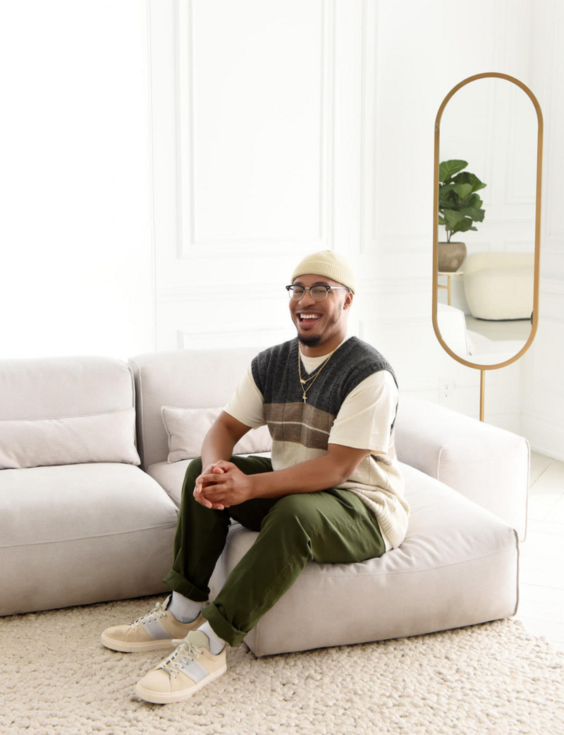Toronto Individual and Couples Black psychotherapist focused on LGBTQ+ Identity, Self-Esteem, Personal Growth, Alternative Relationships, Communication Skills, Intimacy Issues, Perfectionism, Racial Challenges, and Boundary-Setting.