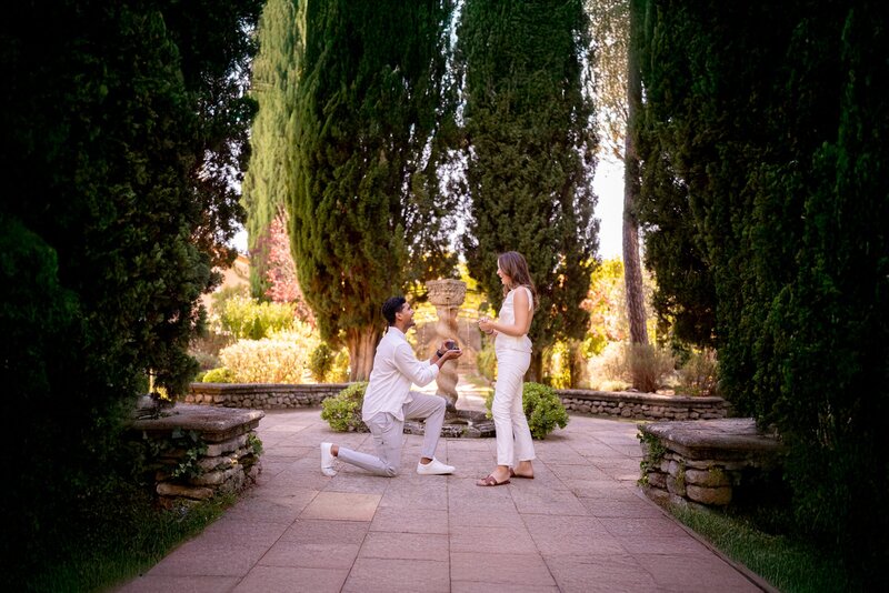 aix_en_provence_engagement_photoshoot_couple