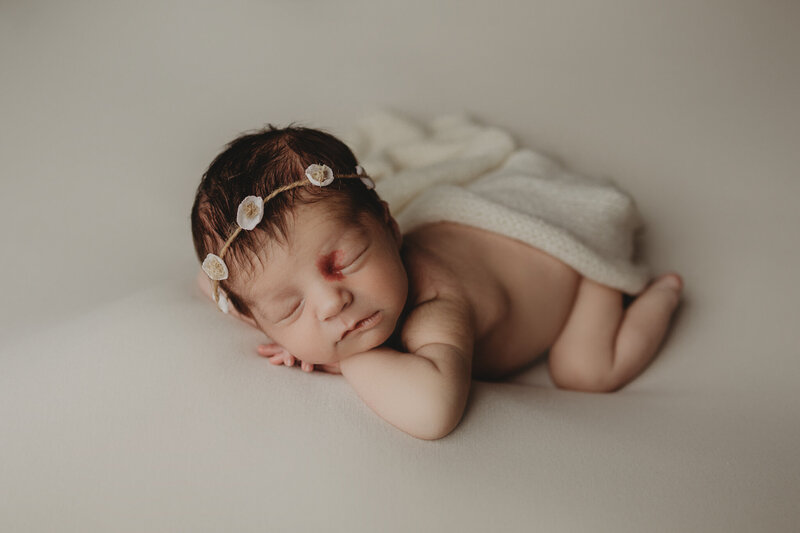 baby girl newborn pics