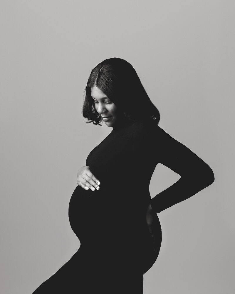 Black and white image of maternity session