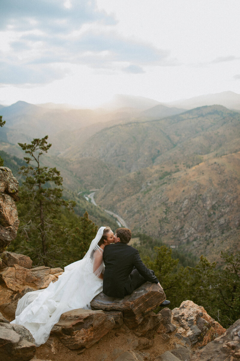 Colorado-based elopement and micro-wedding photographer 1