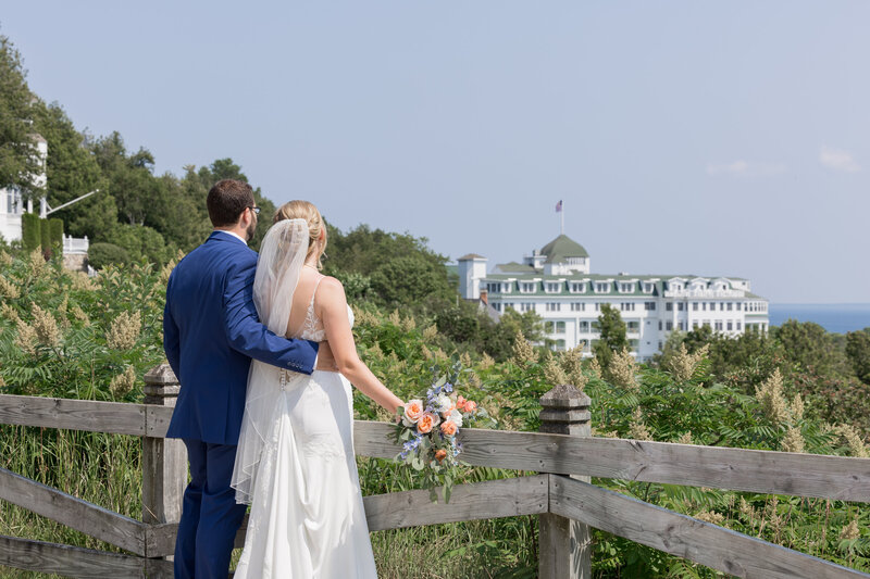 LittleShutterBugStudio_SaraAl_MackinacIslandWedding-407