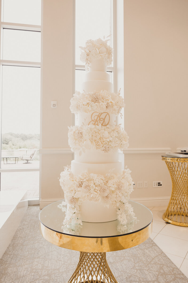 Swank Soiree Dallas Wedding Planner Jamie and Dwayne at The Bowden Wedding Venue - Wedding Cake with white flowers