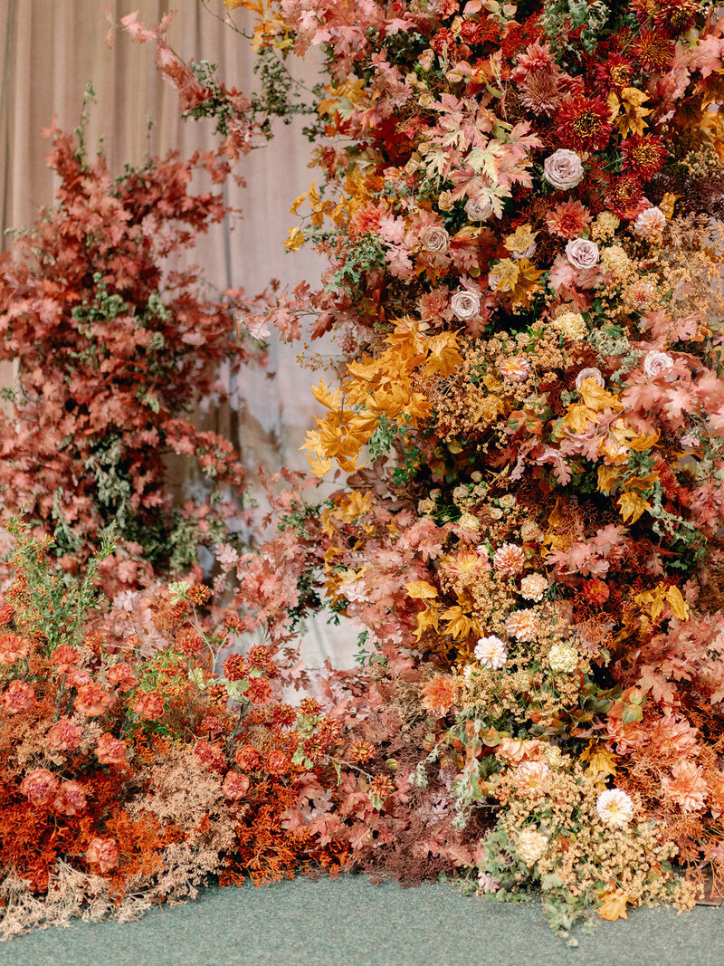 Autumn-Maximalist-Wedding-with-rich-tones-blue-velvet-draping-Ashley-Ludaescher-Photography-Vanessa-Noel-Events-0057