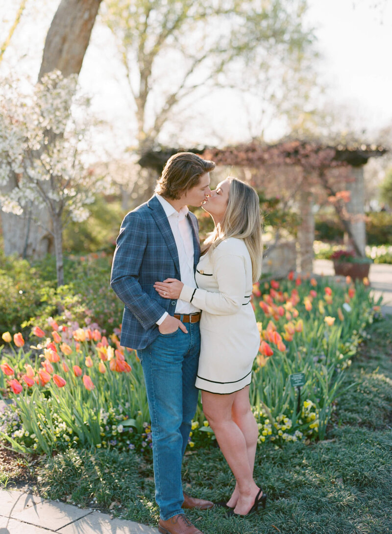 A wedding engagement photo session in Dallas Texas