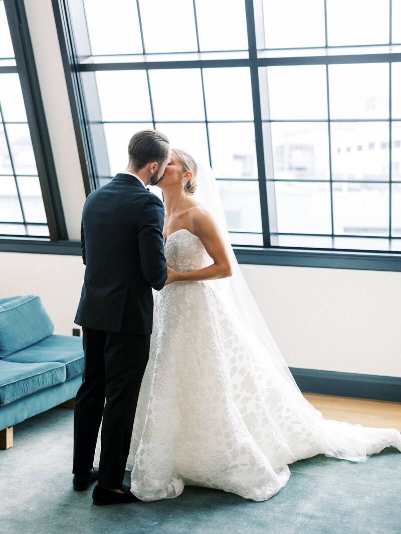 Detroit-Institute-of-Arts-wedding_028