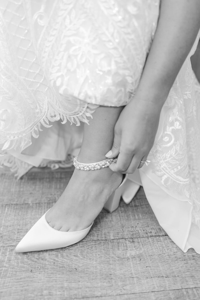 Leah Rohde Photography Traverse City Wedding Photographer Northern Michigan Engagement Weddings Lifestyle Photographer Photography Educator Photography Education5