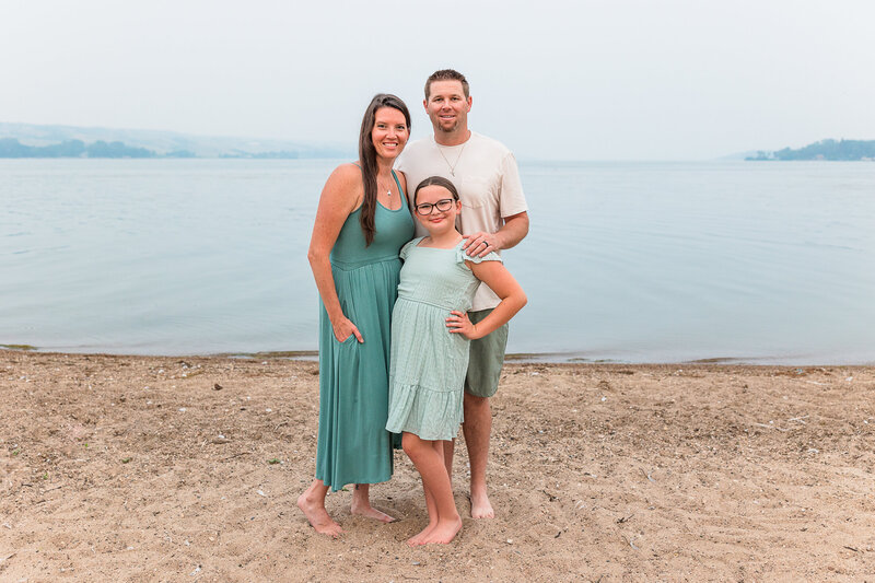 2024 krystal-moore-photography-beach-mini-buffalo-pound-smokey-3