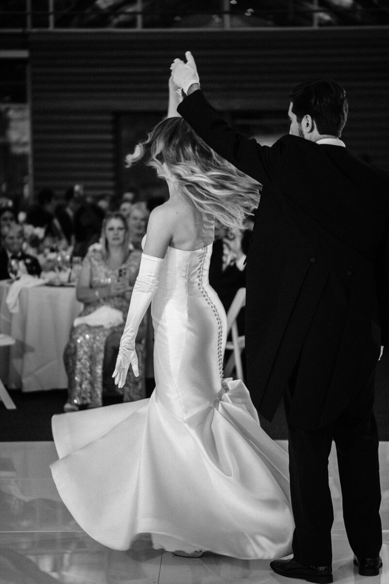 bride and groom dance at Lakeway Resort