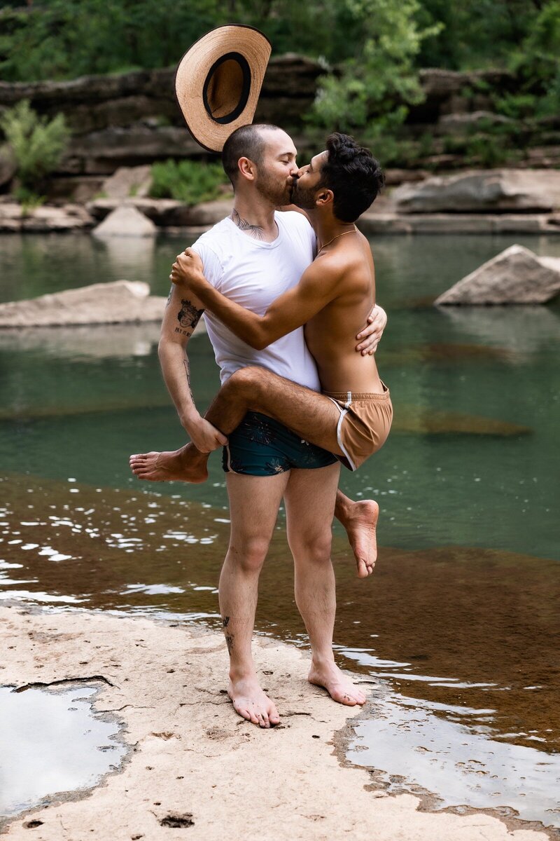 lgbtq-nashville-engagement-photographer-27