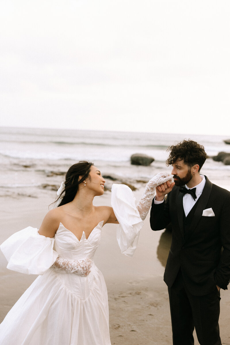 Oregon coast elopement photos