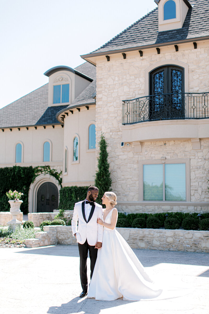 Swank Soiree Dallas Wedding Planner Kelci and CJ Knotting Hill Place - Bride and Groom Outdoor venue