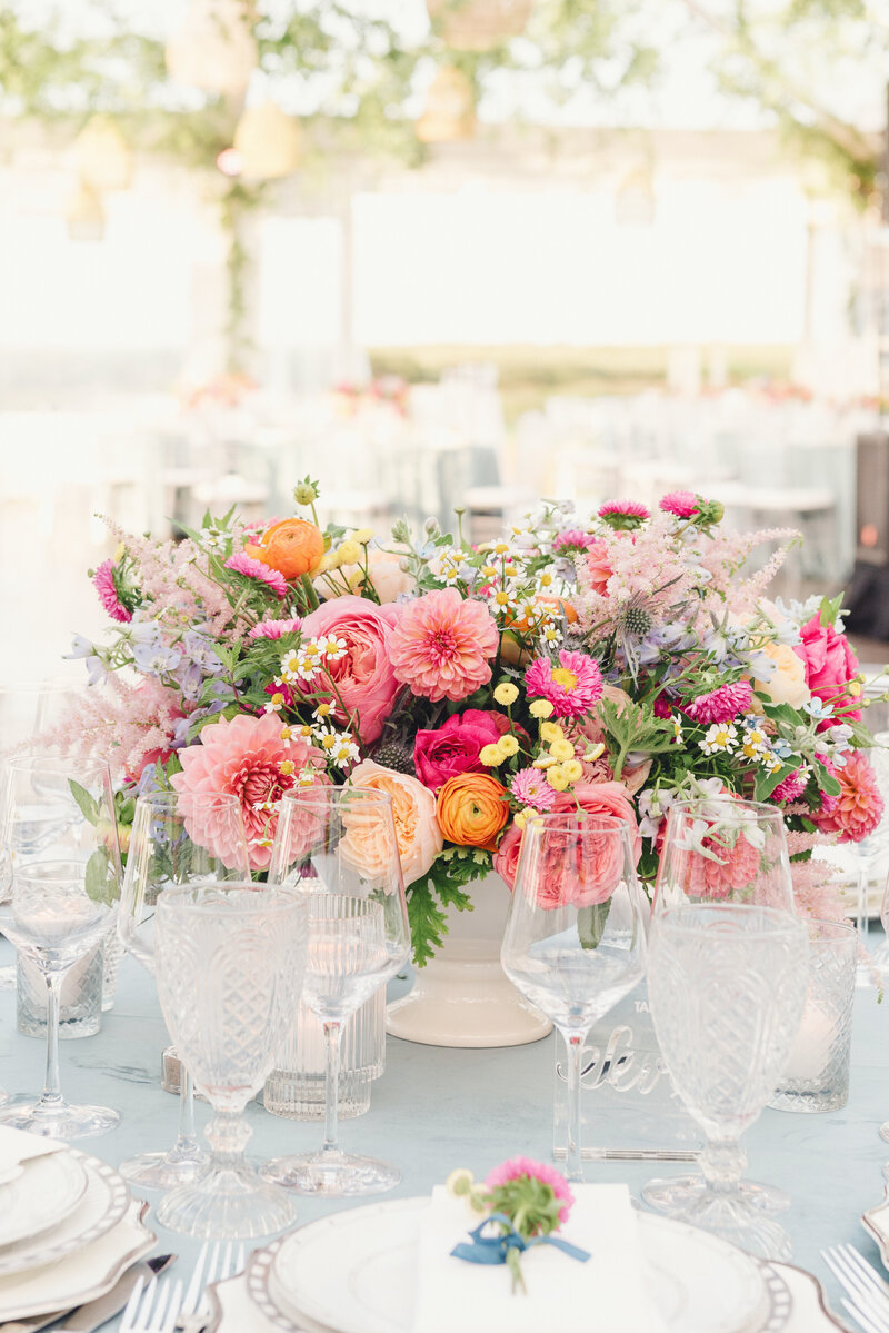 colorful-nantucket-golf-club-wedding