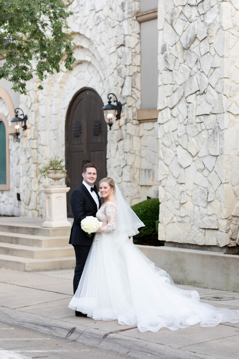 Dallas-Fort Worth bride and groom portrait by The Elegant Wedding Co.