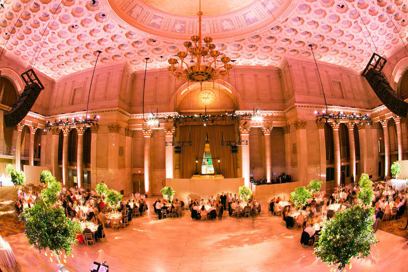 cipriani-wall-st-nyc-luxury-weddings-photography-images-by-berit-1917