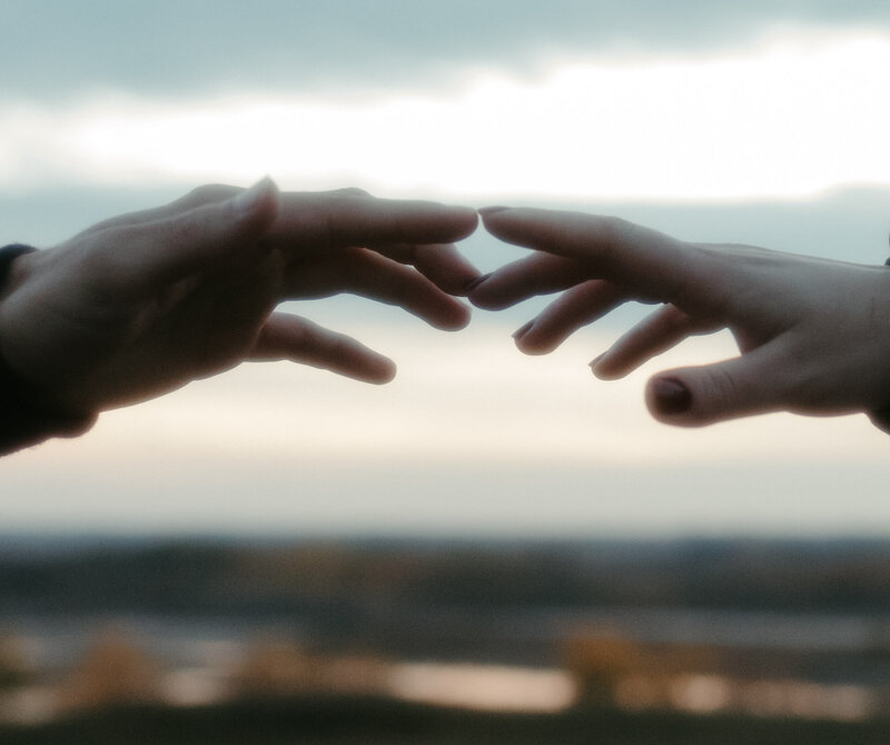 Couples_Session_Saskatoon_Cranberry_Flats_KaylaCassidyPhotography-48