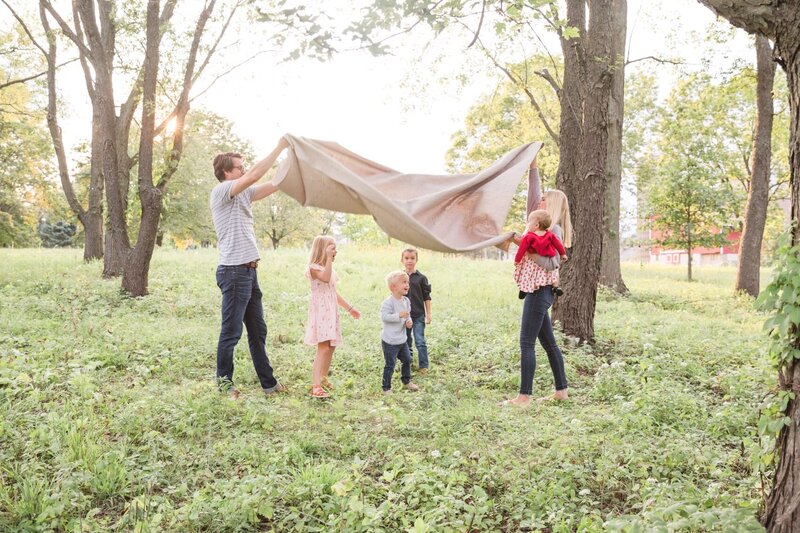 michigan family photographer blanket fun lifestyle
