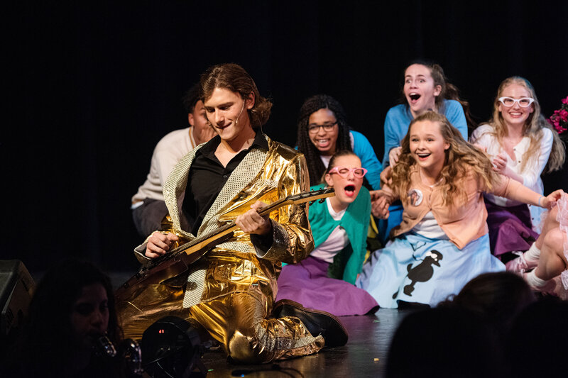 Linnea_Farnsworth_Photography_stage_theater
