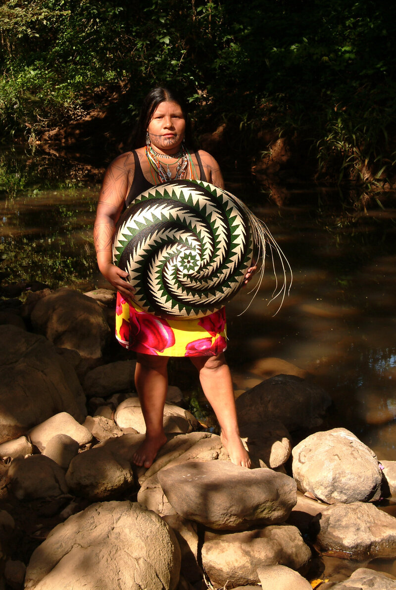 Sara Gunguimia, master Wounaan Waever, Copyright Lorran Meares
