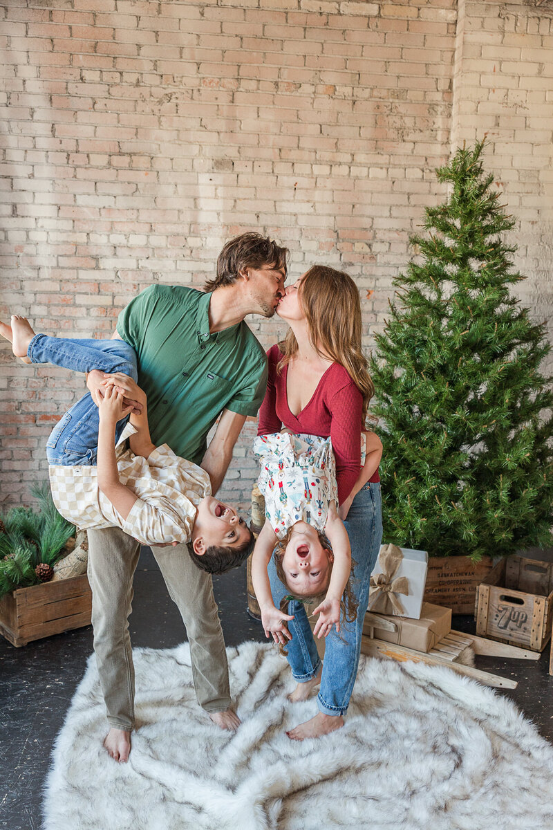 2023 Krystal-Moore-Photography-Christmas-Minis-Moose-Jaw-190