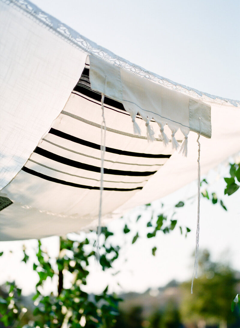 Carmel-Valley-Ranch-wedding-photographers-the-dejaureguis-erin-and-courtney-photographers-0021