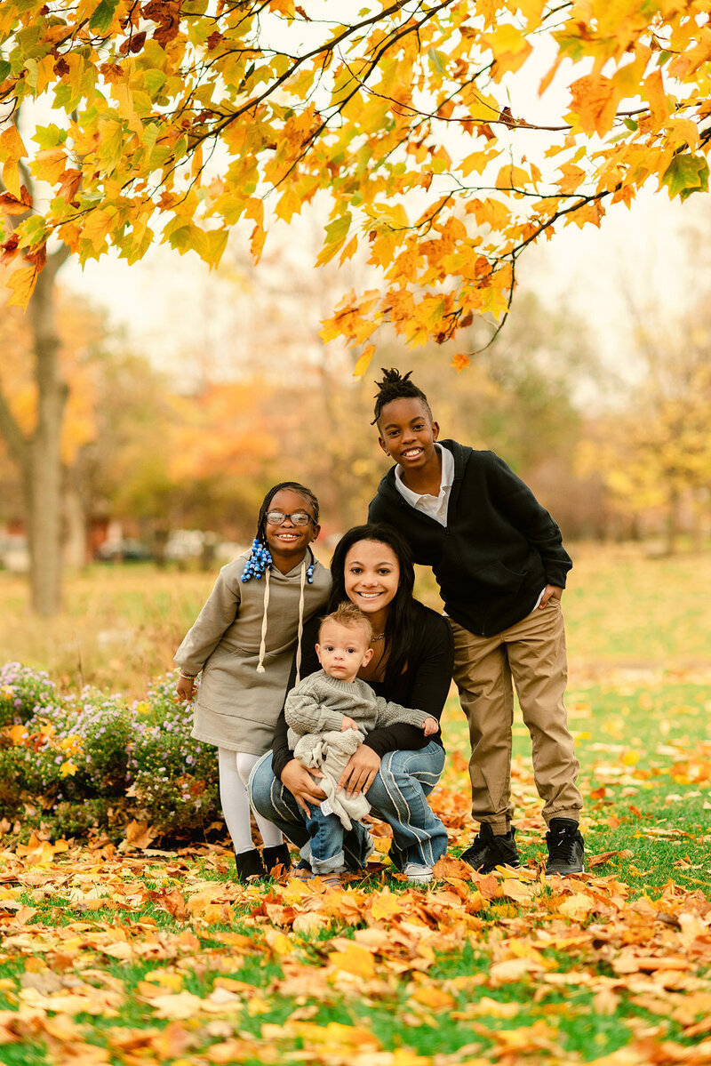 Fall family portraits in Oak Park, IL by Chicago luxury portrait photographer Kristen Hazelton