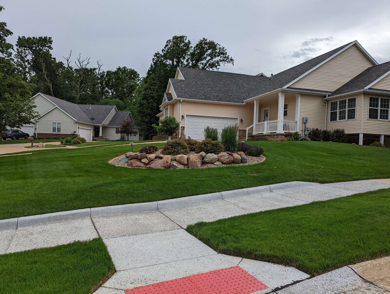Cedar-Rapids-Manchester-Iowa-Lawn-care-Landscaping-Hardscape-Supreme-Green-_20220611_221705751