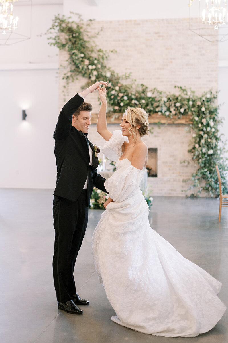 Beautiful mantel design at Maxwell Raleigh inspirational shoot captured by Fabiana Skubic