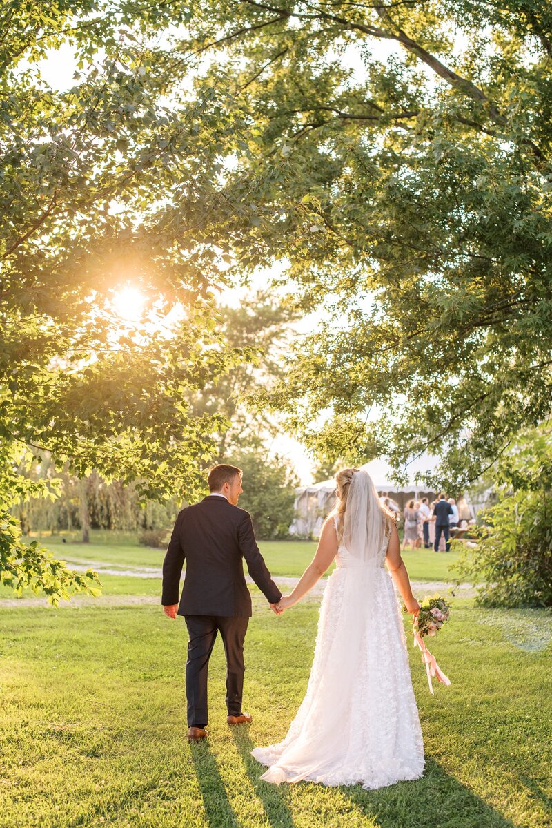 Elburn-IL-Heritage-Prairie-Farm-summer-wedding2