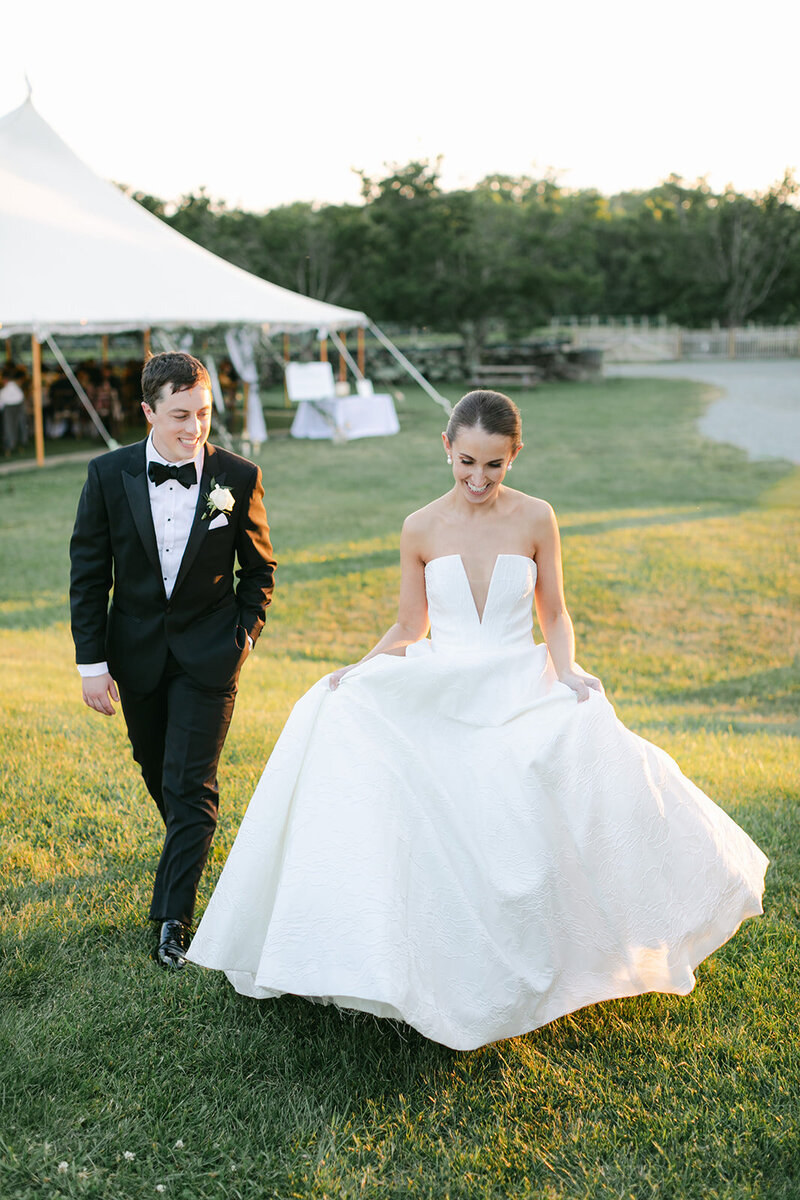 bride-groom-walking-summer