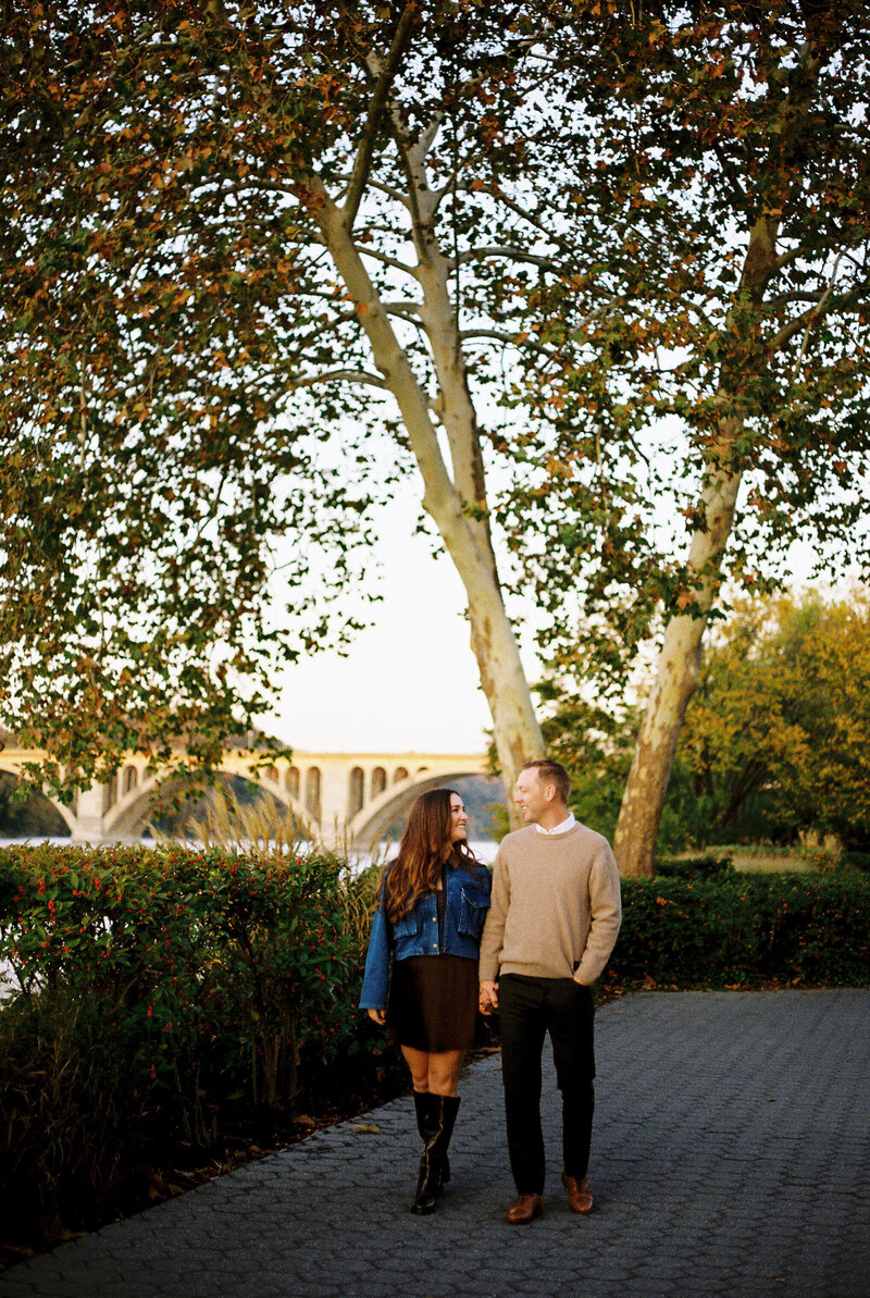 Fall-Engagement-Session-in-Georgetown-DC-on-35mm-Film-3