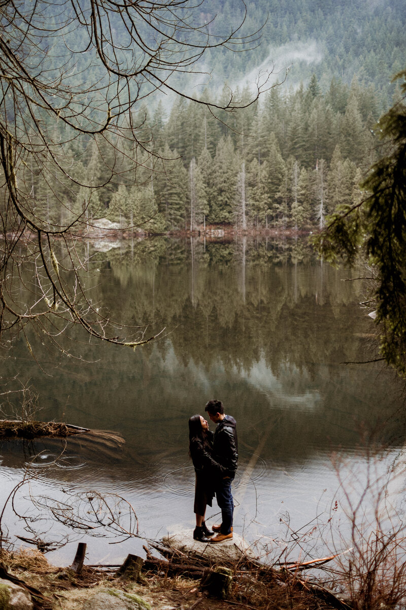 buntzen-lake-engagement-session-2