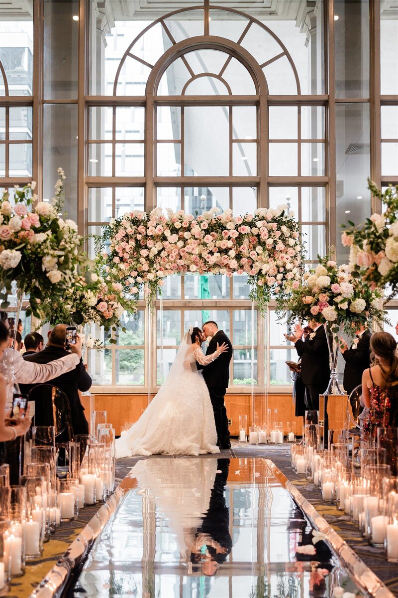 Grand-Luxury-Fairmont-Olympic-Wedding-Flora-Nova-Design-Seattle-00071