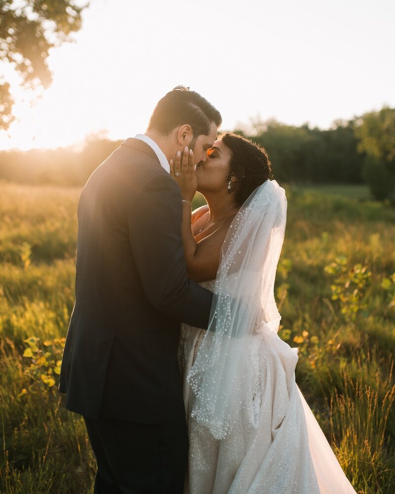 Marah- Affordable Cleveland Wedding Photography at Cleveland Museum of Art